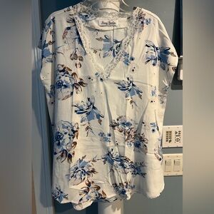 Floral V-Neck Lace Trim Top